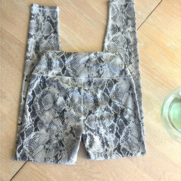 ALO high waist leggings - Picture 2 of 4